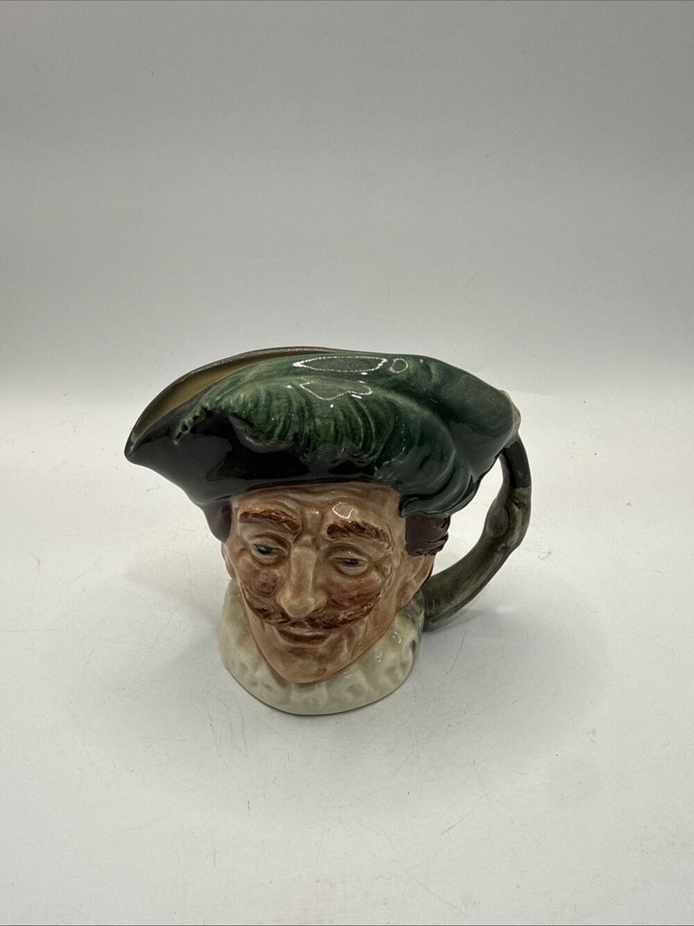 Vtg Toby Jug Royal Doulton The Cavalier Early Mark Sword Handle Small Edition *